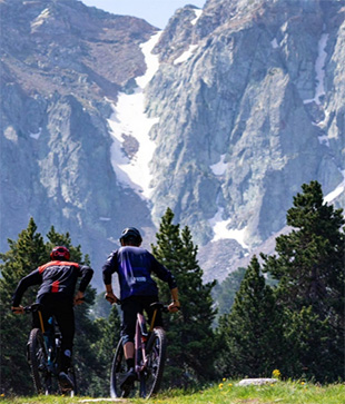 Cambre d'Aze: el Pirineo francés donde el verano también se vive sobre dos ruedas