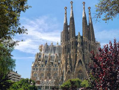 Fundación ADIPROPE rinde tributo a Gaudí con un ciclo de ocho mesas conmemorativas en el centenario de su fallecimiento