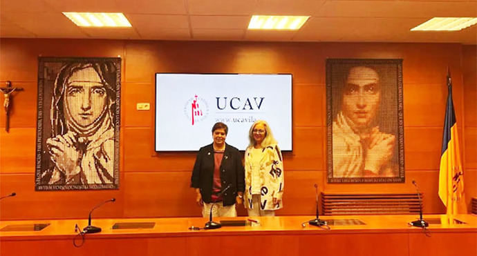 Guadalupe Luceño. Dos lienzos sobre santa Teresa y sor Juana Inés de la Cruz, enriquecen los fondos de arte de la UCAV