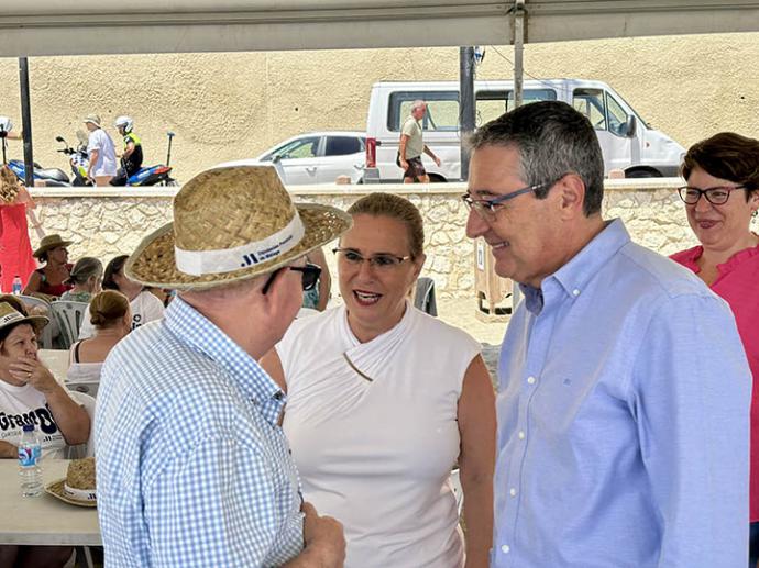 Arranca la cuarta edición de Gramola de la Diputación, en la que más de 2.500 mayores disfrutarán del ocio saludable en las playas de Fuengirola y Algarrobo