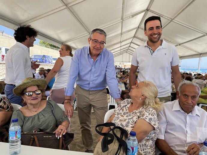 Arranca la cuarta edición de Gramola de la Diputación, en la que más de 2.500 mayores disfrutarán del ocio saludable en las playas de Fuengirola y Algarrobo
