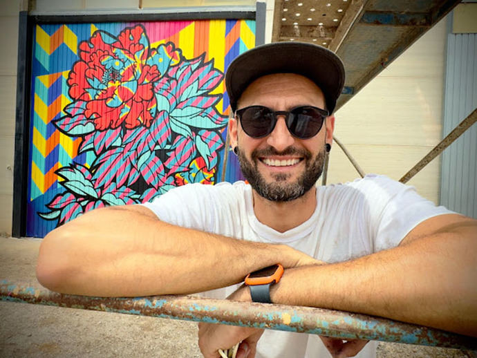 Antonio Arribas, ganador del IV Certamen de Arte Urbano en El Romeral (Toledo)
