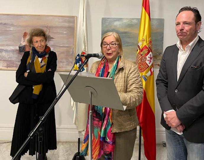 Kuka Bastardés: “Por encima de las nubes”. Pintura entre el mar y la mujer, como símbolos de sentimientos. Exposición en la Casa de Galicia