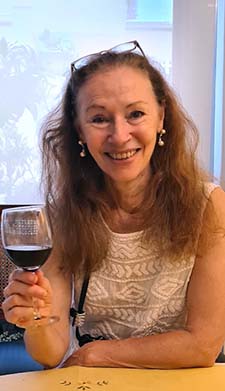 Mónica Maffía, dramaturga argentina, prepara el estreno de la obra de Molière 'La improvisación de Versalles' en Madrid