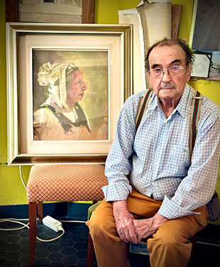 Alfonso Sebastián, pintor, 84 cumpleaños rodeado de damas. Retrato de su esposa Guía Boix. Próxima exposición en el Colegio de Arquitectos Técnicos