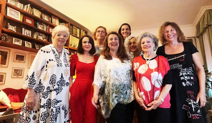 Mujeres, Mujeres, Mujeres...