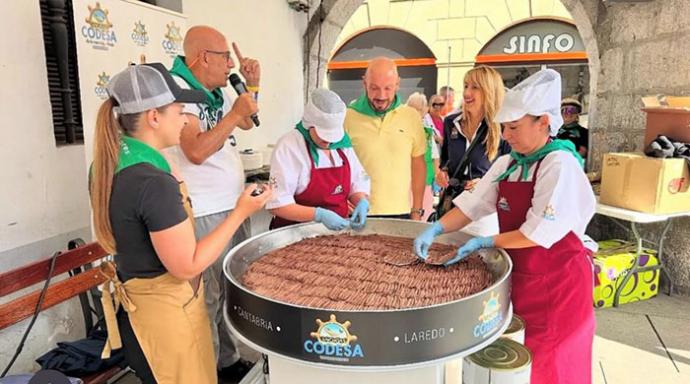 Laredo elaboró la lata de conservas más grande del mundo