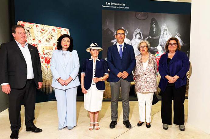 El Museo de Málaga acoge una exposición de Mantones de Manila de la colección Perraut