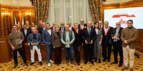 Premiados con los miembros de la Academia Cántabra de Gastronomía 2025