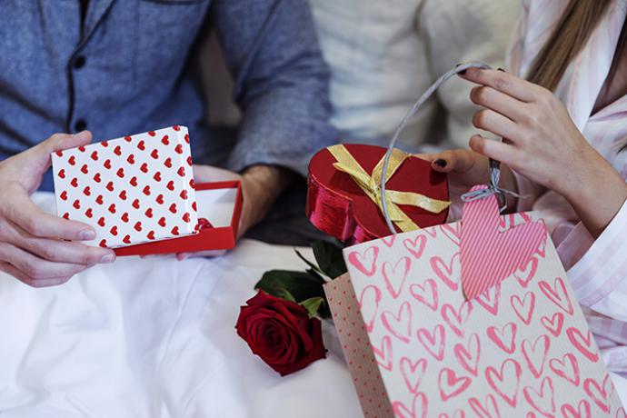 Ocho de cada diez españoles, con pareja, se harán regalos por San Valentín, gastándose una media de 161 euros