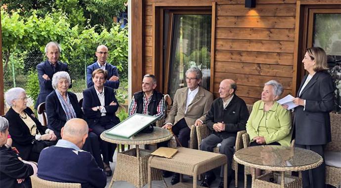 Cantabria : El matrimonio Manel Gómez y Carmen Dosal, del restaurante Casa Cayo, recibieron el título de Veceros de Liébana