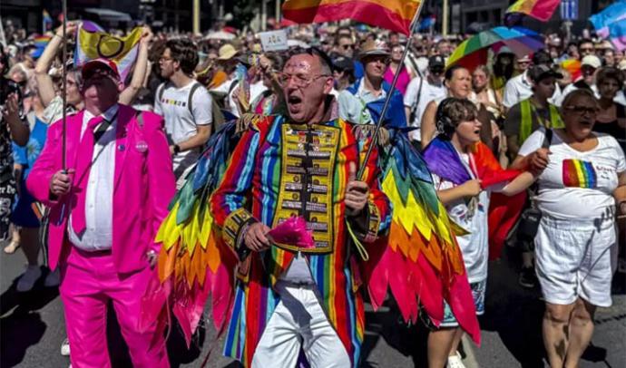 En junio más de 200 000 personas marcharon por las calles de Budapest en el desfile del Orgullo Gay.