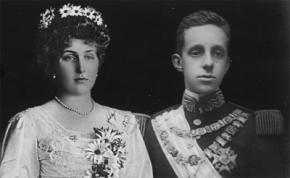 Alfonso XIII y su esposa Victoria Eugenia de Battenberg