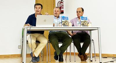 El Ayuntamiento de Zarza la Mayor acoge la presentación del libro Zarza la Mayor. Memoria histórica y paisaje de un pueblo fronterizo