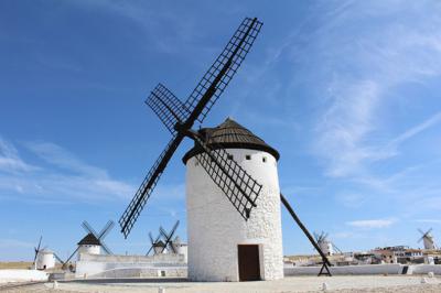 Los turistas seguirán viniendo a España… (crédito foto: Pixabay.com . Imagen de referencia)