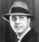 Gardel, el inmortal cantante de tangos, constituye una atracción para muchos visitantes a este evemto

