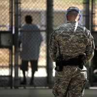 El presidente Obama ordena adquirir una prisión para trasladar a presos de Guantánamo