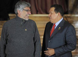 Imagen de archivo del presidente Lugo (i) y su homólogo venezolano Hugo Chávez