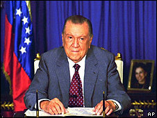 Caldera fue presidente dos veces, entre 1969 y 1974, y entre 1994 y 1999.
