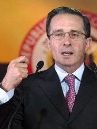 Uribe, cuenta de momento con un 57% de intención de voto en caso se presentara a una reelección