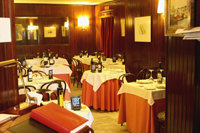 Un aspecto del salón del restaurante Hevia