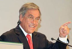 Piñera acusa a Frei de jugar sucio