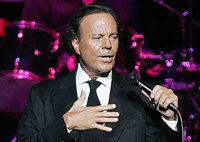 Julio Iglesias, de 66 años, se atreve por primera vez a confesar sus obsesiones sexuales