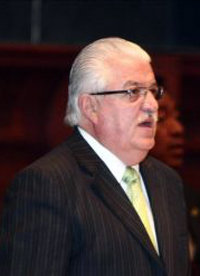 El presidente de la Asamblea Legislativa, Fernando Cordero