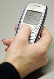 La telefonía móvil celular se implementó en Colombia en 1994.