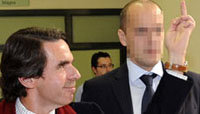 Aznar, respondió a los abucheos con un significativo y grosero gesto 