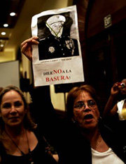 Protestas en la presentación de un libro sobre el ex dictador dominicano Rafael Leónidas Trujillo

