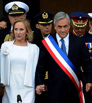 Sebastián Piñera, nuevo presidente de Chile, junto a su esposa Cecilia Morel