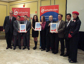 Los galardonados por Air Berlin. A la izqueirda, Alvaro Middelmonn, director general de la compañía para España y Portugal