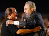 Sylvio Rodríguez (i) junto a Fidel en una imagen de archivo

