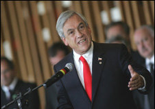 Piñera recibió a los prelados en el Palacio de la Moneda.

