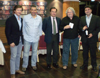 De (i) a (d): François Lurton, Pancho Campo, Rufino Romero, Jay Miller, Diego de Tomas, gerente de Bodegas Marqués de Olivara