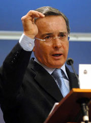 Alvaro Uribe goza de buen respaldo a su gestión