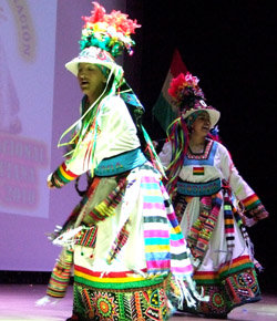 Exitosa presentación del I concurso nacional de danza boliviana “TINKUS” de Madrid
