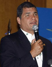 El presidente de Ecuador, Rafael Correa, durante su encuentro con la colectividad ecuatoriana en España en Madrid.