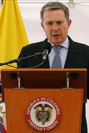 Uribe confía que su salida del gobierno de Colombia contribuya a la mejora de las relaciones con Venezuela