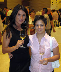 Linda Díaz sumiller Verema.com junto a Andrea Alonso, recientemente ganadora de la Nariz de Oro 2010