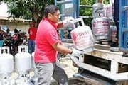 La importación boliviana de combustibles crece en más del 100 por ciento a mayo de 2010