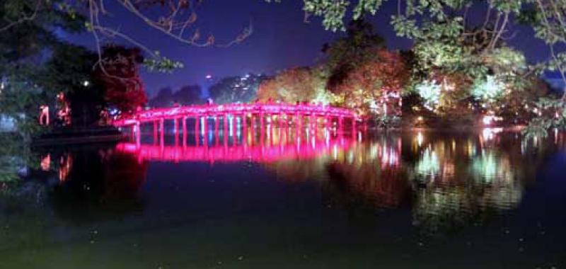 Noche en un lago, Hanoi