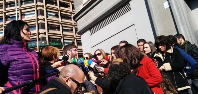 Miguel Urbán, tras la reunión en la sede de Podemos. A.R. / MADRID